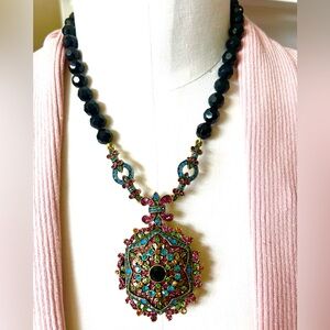 Heidi Daus 🆕 “Unforgettable Lavaliere” Swarovski Crystals locket necklace